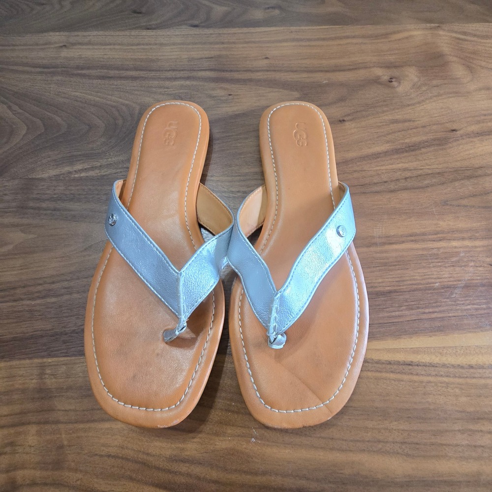 UGG Tuolumne Flip Flop Sandals Womens 9 Silver Leather Metallic Flat 1109656